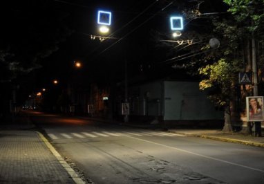 В Івано-Франківську встановлять ще 34 дорожні знаки із підсвіткою