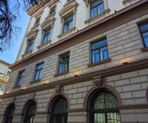 Відновлення підсвідки фасаду Івано-Франківського національного медичного університету.