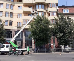 Виконано плановий ремонт та перевірку кріплень світильників по вул. Незалежності