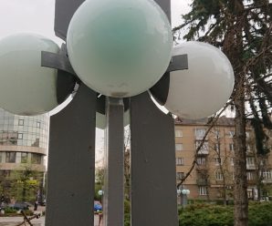 Планові роботи по відновленню металевих опор в центральній частині міста