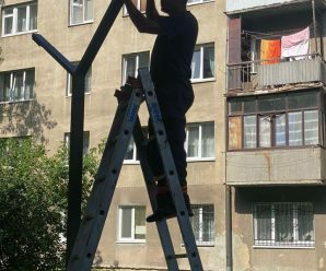 Заміна світильників дворових територій та проходів між будинками по вул. С. Бандери, 8, 10, 10а.