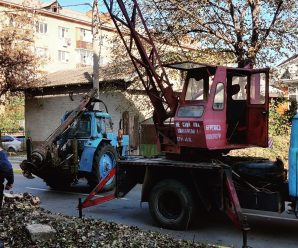 Заміна аварійних електроопор по вул. Панаса Мирного